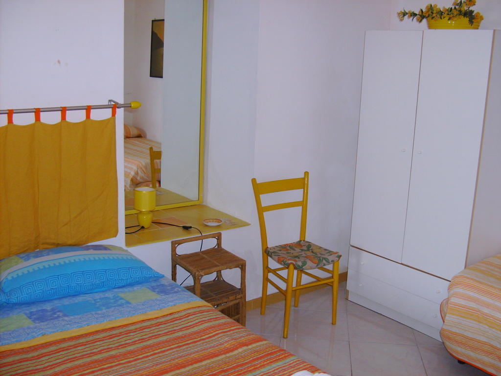 Bed & Breakfast 5 Di Spade Gioiosa Marea Esterno foto