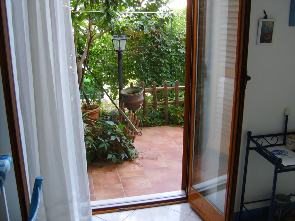 Bed & Breakfast 5 Di Spade Gioiosa Marea Esterno foto