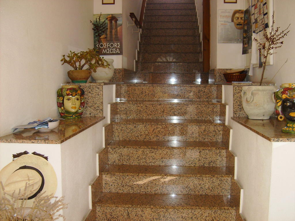 Bed & Breakfast 5 Di Spade Gioiosa Marea Esterno foto