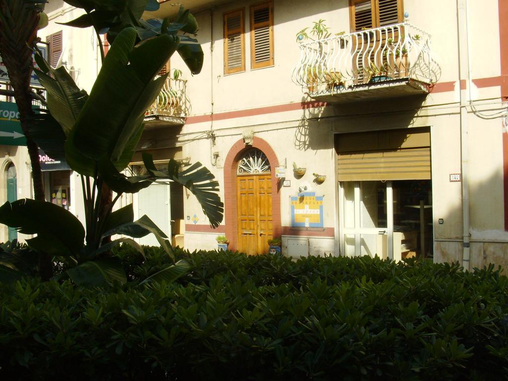 Bed & Breakfast 5 Di Spade Gioiosa Marea Esterno foto