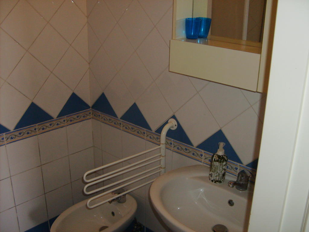 Bed & Breakfast 5 Di Spade Gioiosa Marea Camera foto
